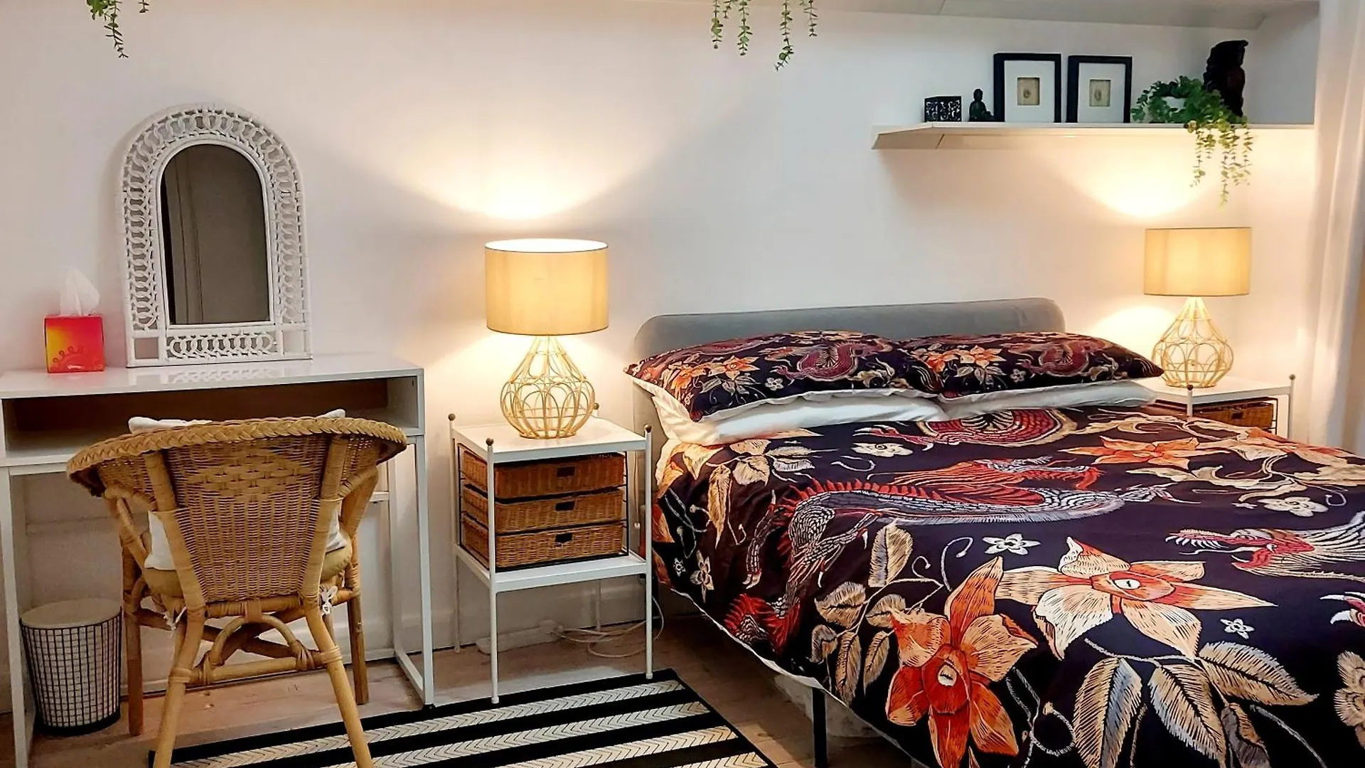 Oriental, 2 Double Bedroom Flat, Royal Greenwich, Se London