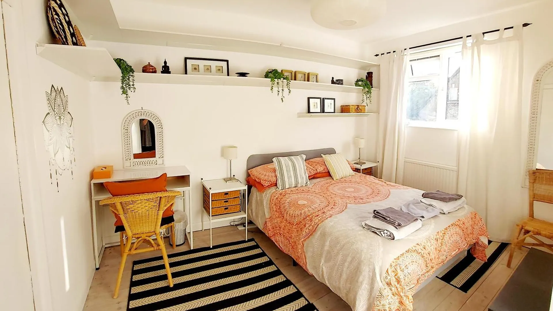 Oriental, 2 Double Bedroom Flat, Royal Greenwich, Se London Apartment